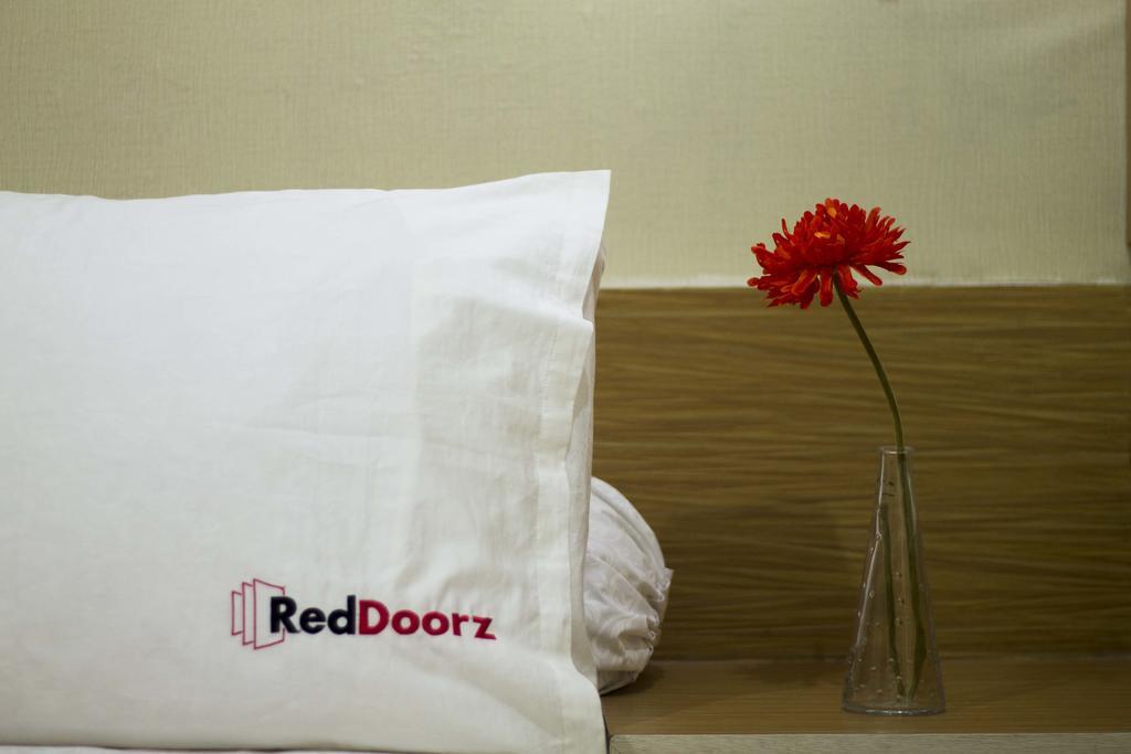 Wisma tamu Reddoorz @ Burangrang 2*